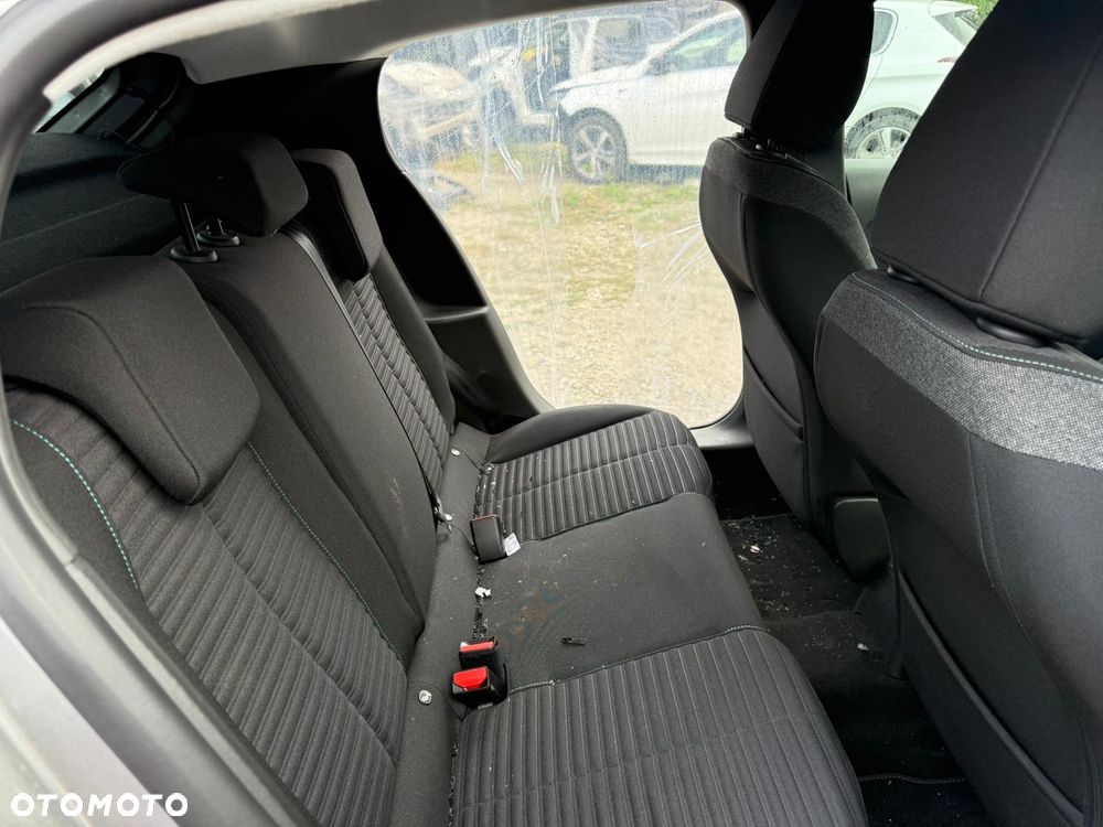 Peugeot 208 - 9