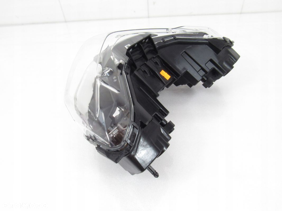 Lampa przód / reflektor BMW CE 04 - 6