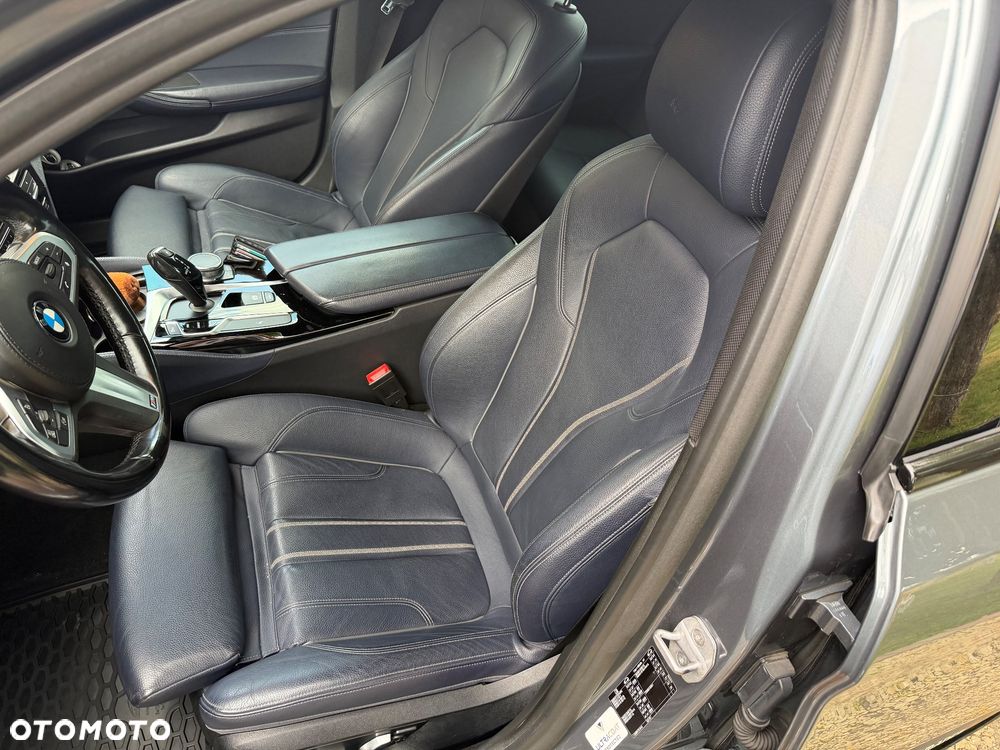 BMW Seria 5 520d M Sport - 12