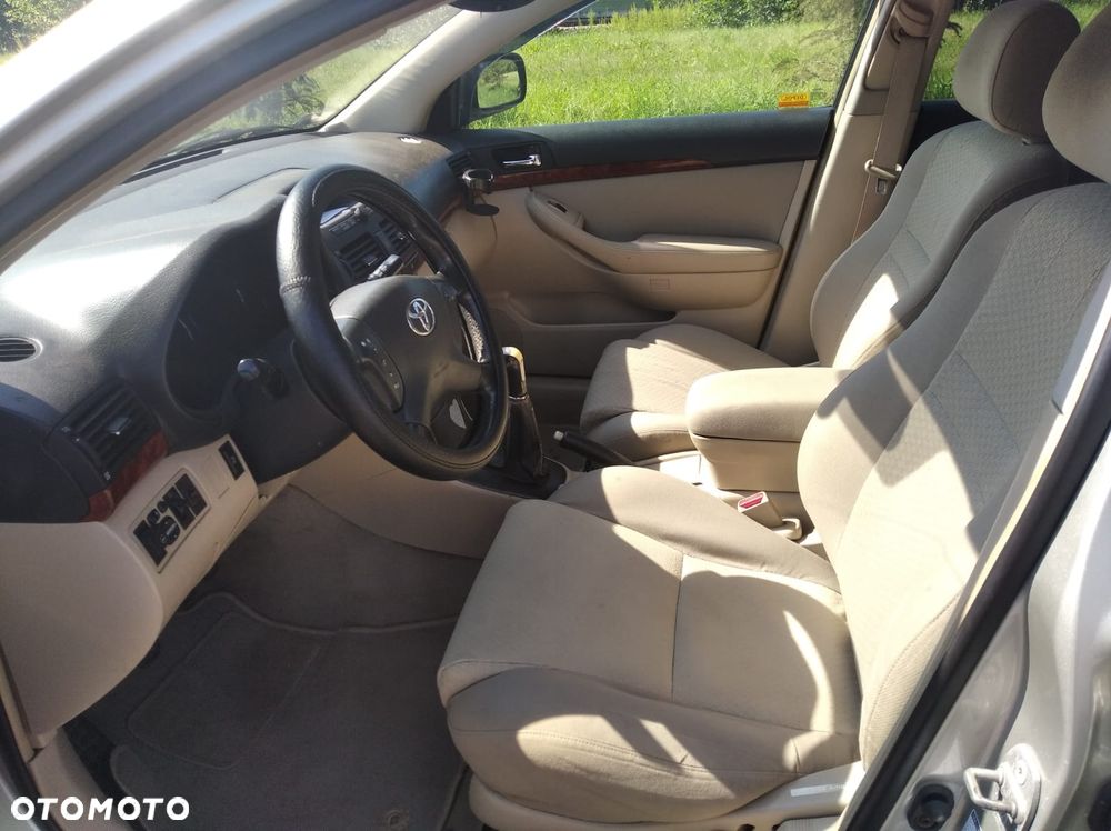 Toyota Avensis - 5