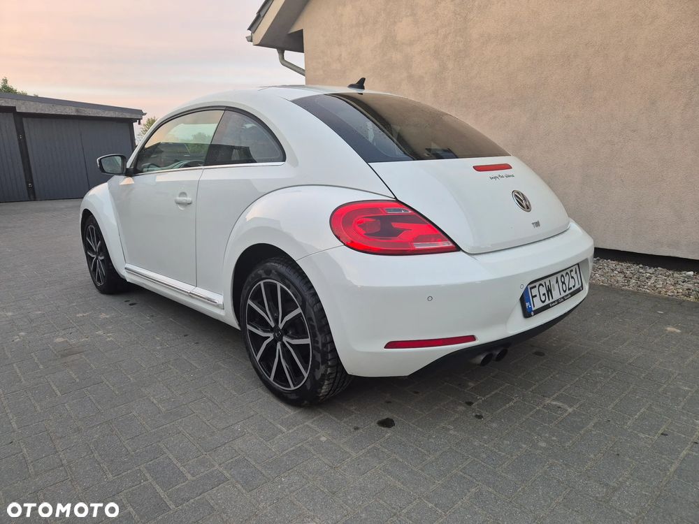 Volkswagen New Beetle - 4