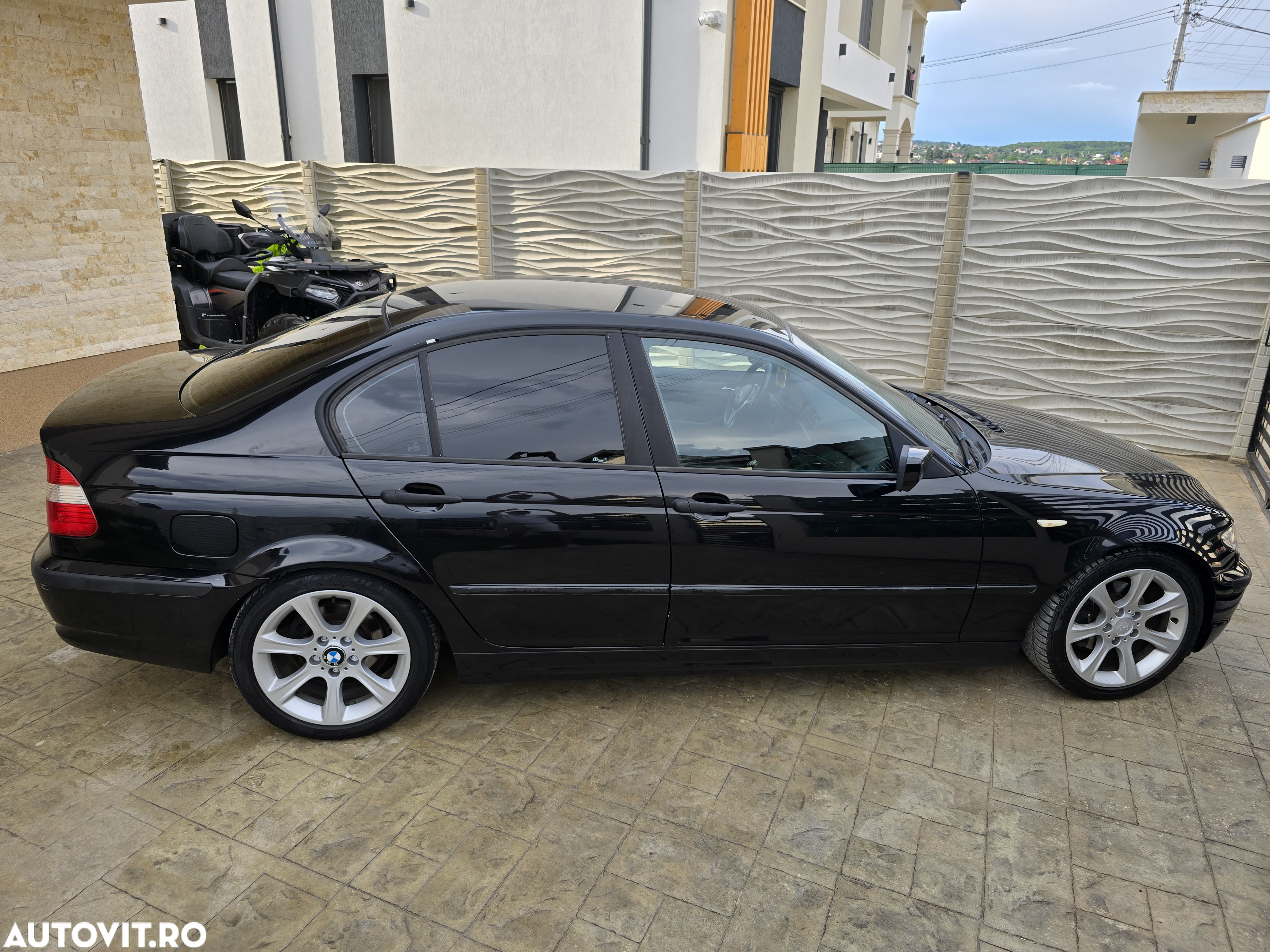 BMW Seria 3 316i Touring - 10