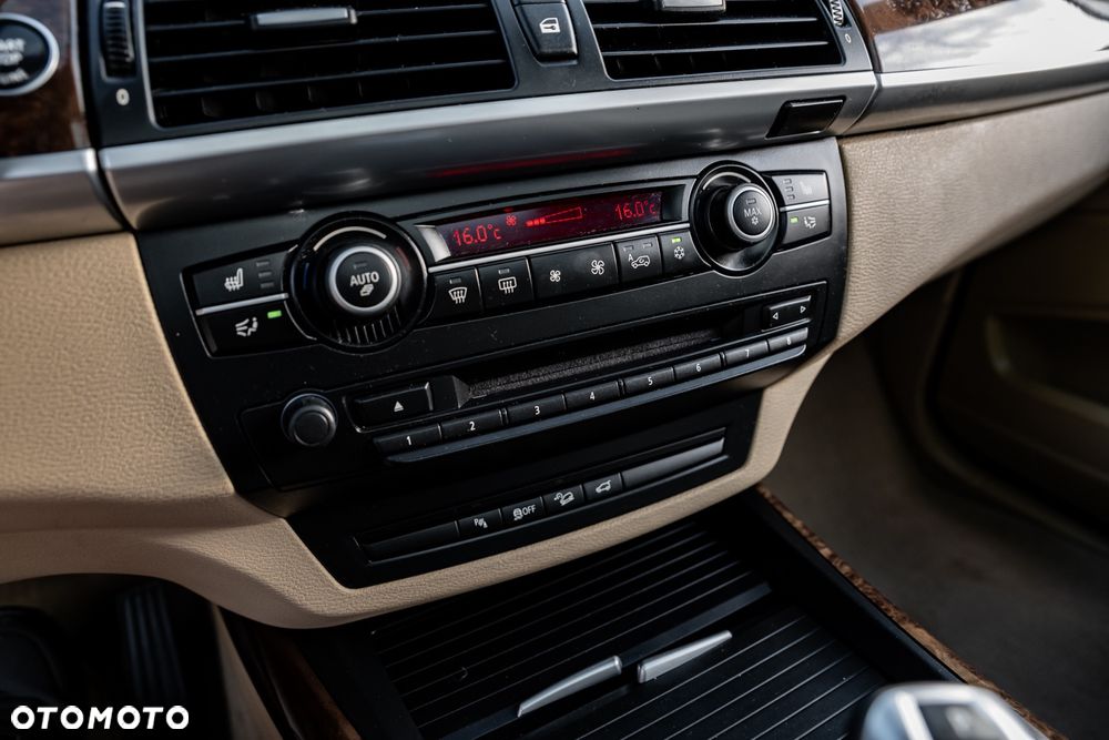 BMW X5 xDrive35d - 38