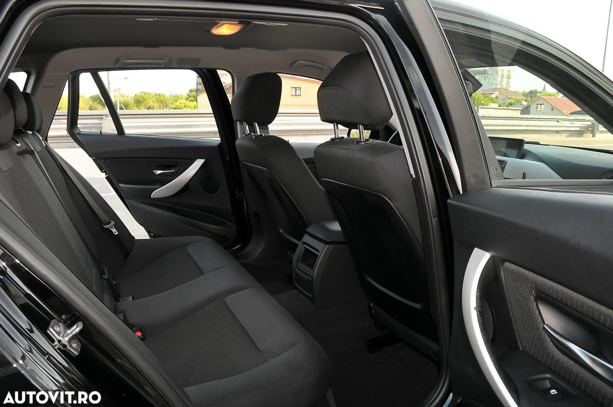BMW Seria 3 320d Aut. - 13