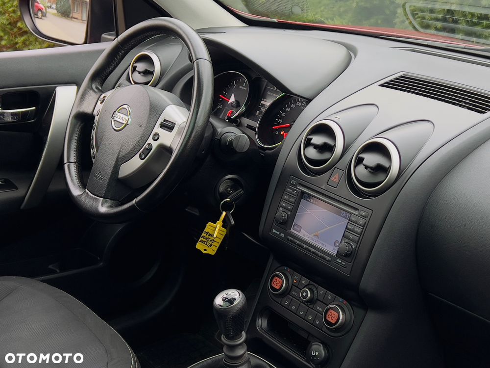 Nissan Qashqai 2.0 dCi DPF tekna - 31