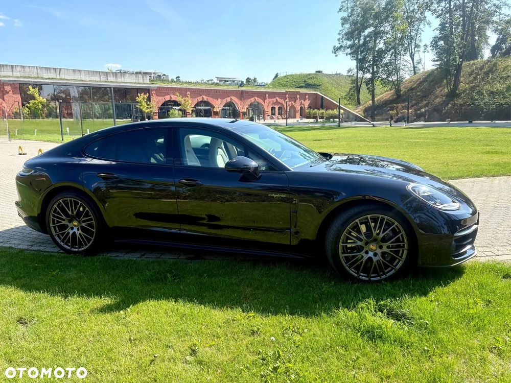 Porsche Panamera 4 E-Hybrid Platinum Edition - 2