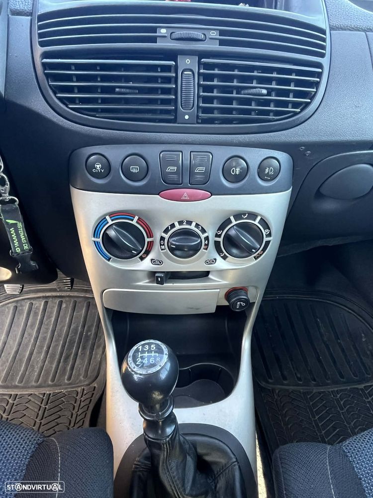 Fiat Punto 1.2 16V 80 Sport - 11