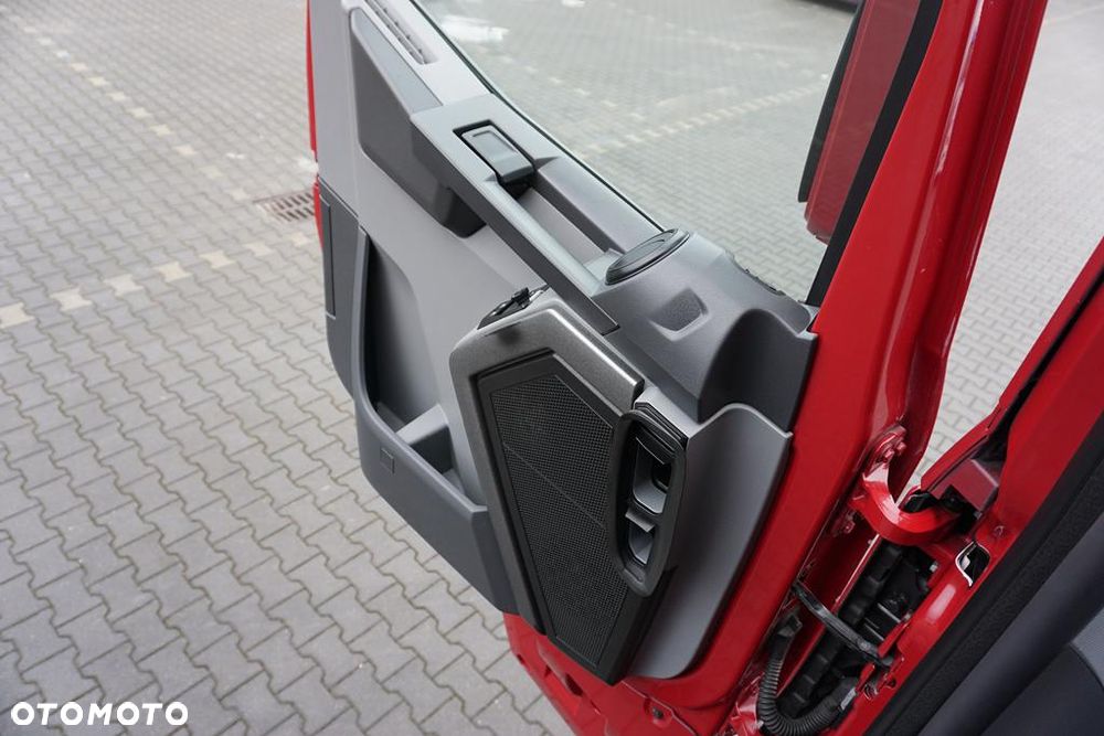 Renault T 380 / ACC / E 6 / FIRANKA + WINDA / 20 PALET / DŁ. 8,2 M / OŚ SKRĘTNA - 39