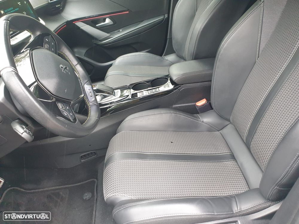 Peugeot e-208 GT - 15