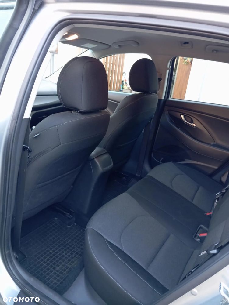 Hyundai i30 1.5 DPI Comfort - 10