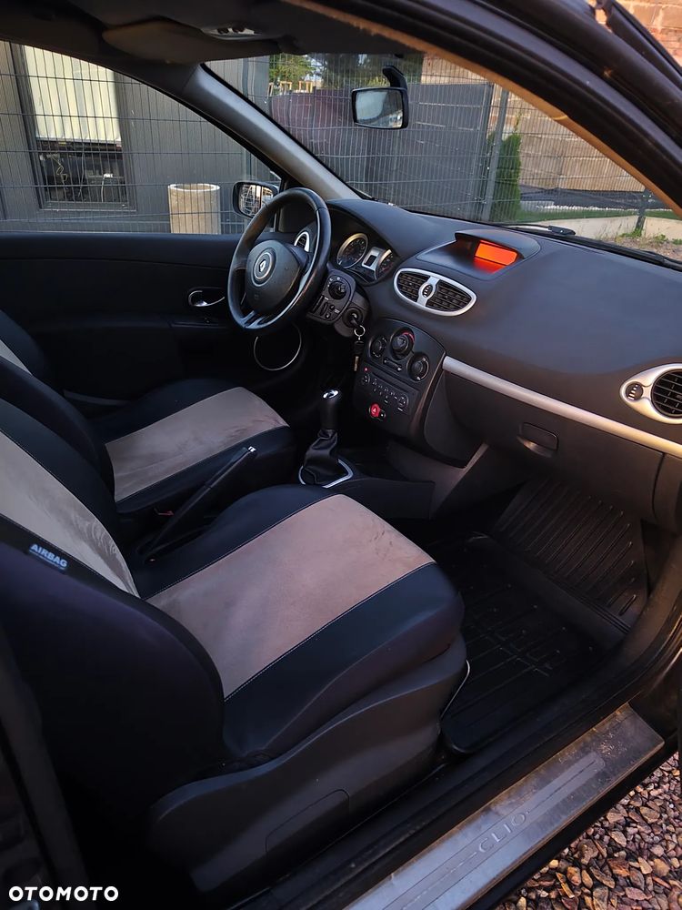 Renault Clio - 6