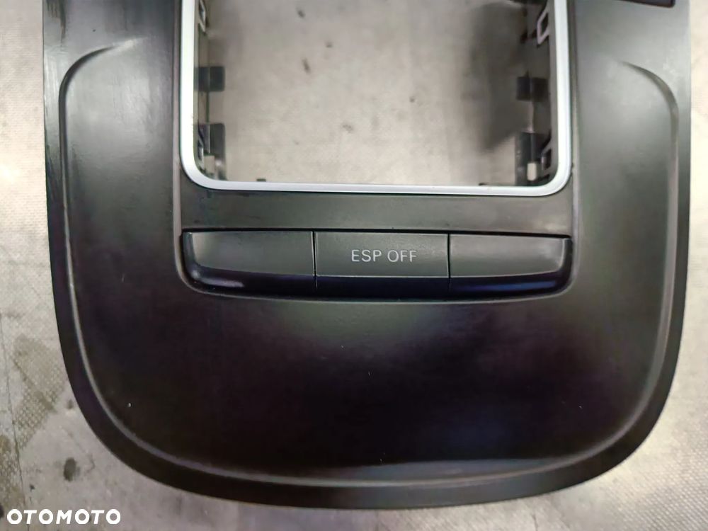 Panel środkowy Audi A4 B8 Ramka skrzyni biegów 8K0864261 - 9