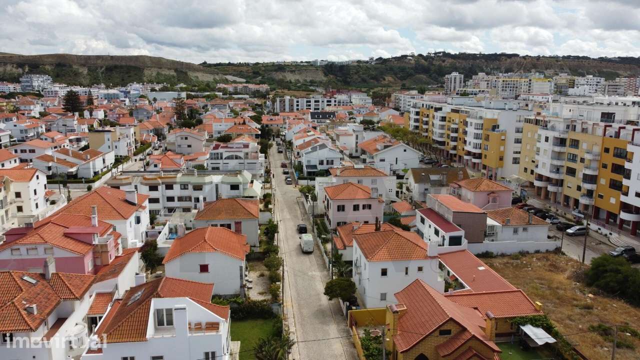 Moradia com 4 frações independentes — São João da Caparica/ Almada - Grande imagem: 2/8