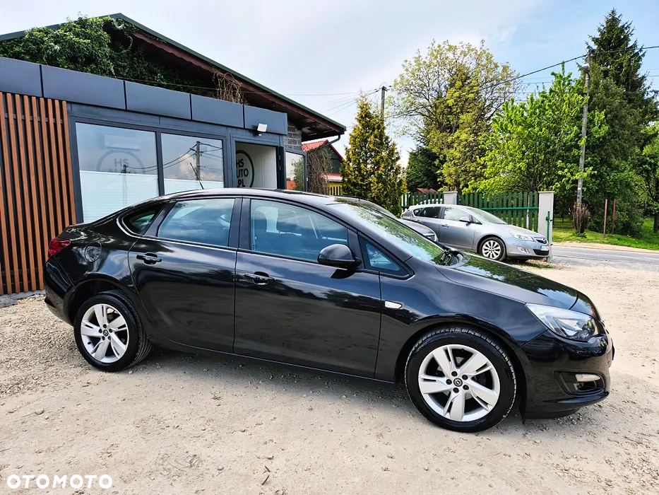 Opel Astra IV 1.4 T Business EU6 - 10