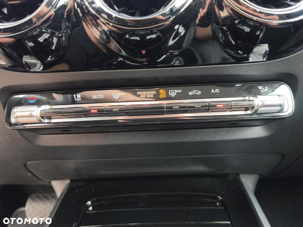 Mercedes-Benz GLA - 17