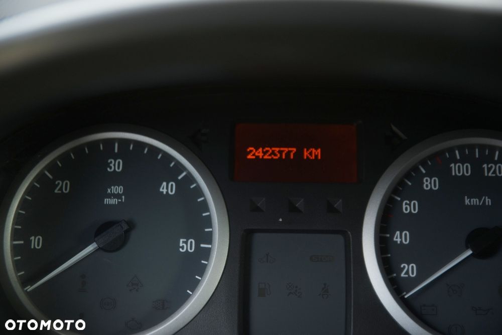 Opel Vivaro - 18