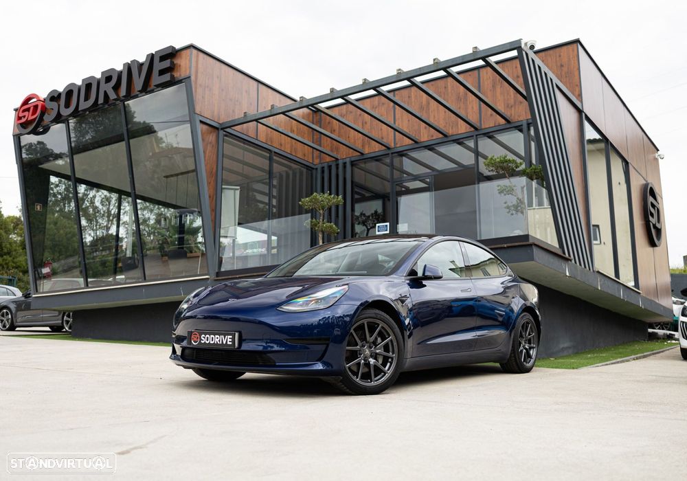 Tesla Model 3 Standard Range Plus RWD - 1