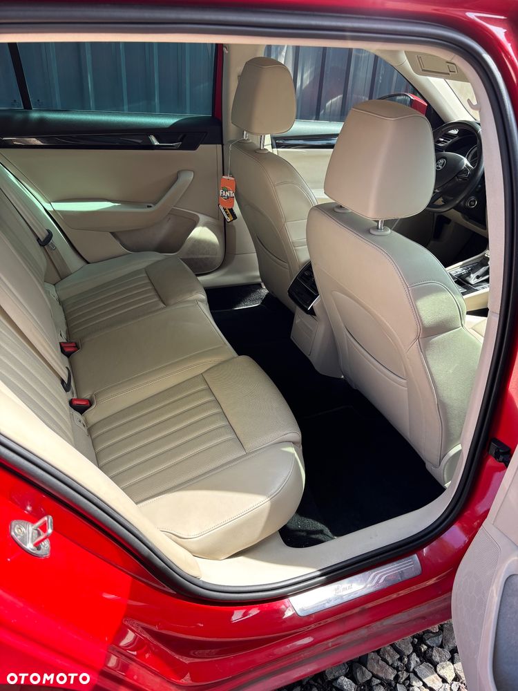 Skoda Superb 2.0 TDI L&K DSG - 6