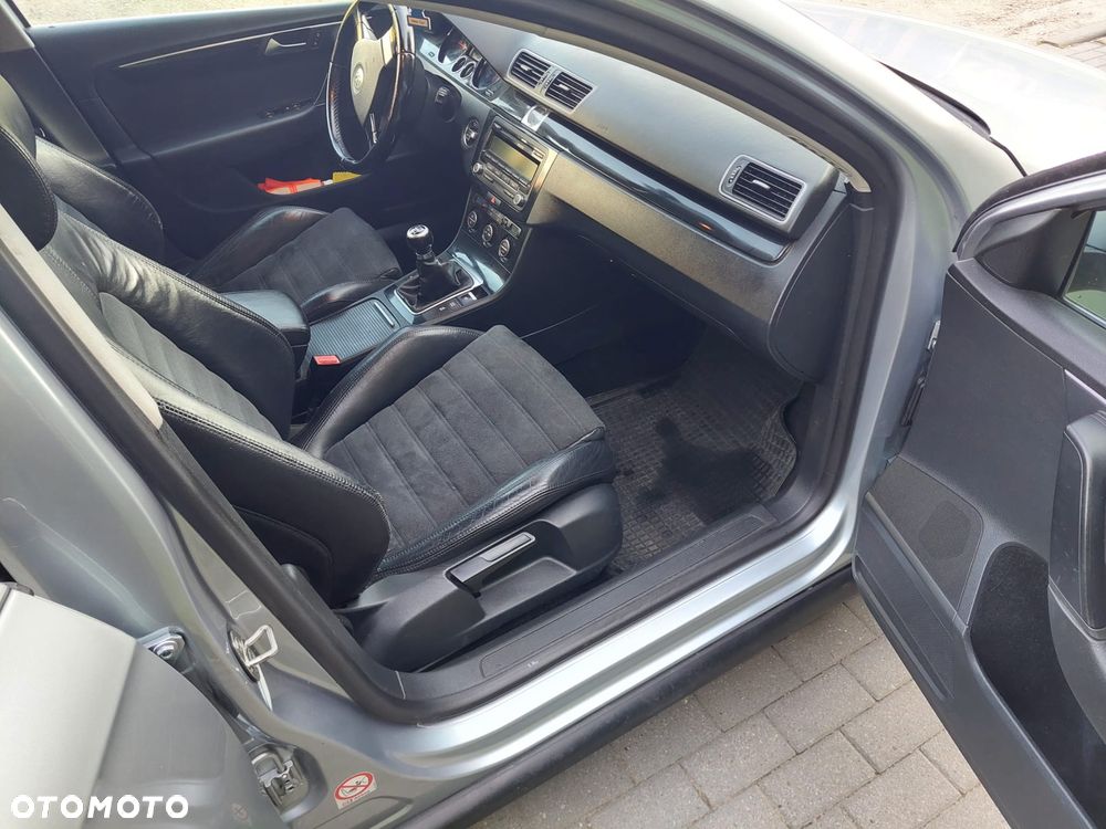Volkswagen Passat 1.9 TDI Highline - 7