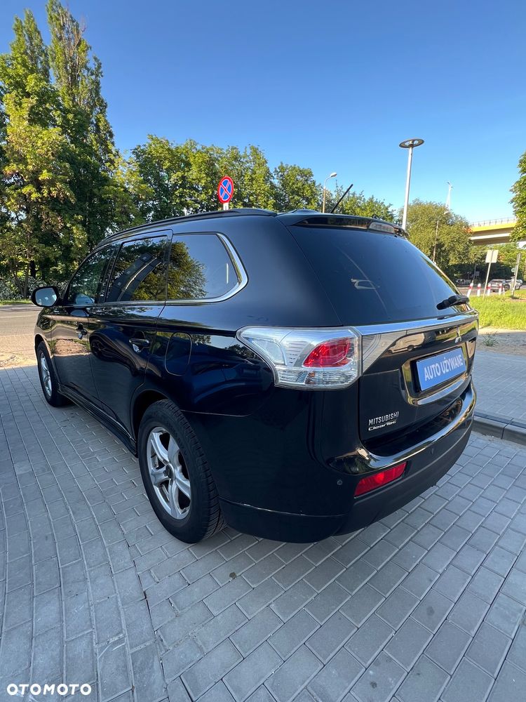Mitsubishi Outlander 2.2 DID Intense - 5