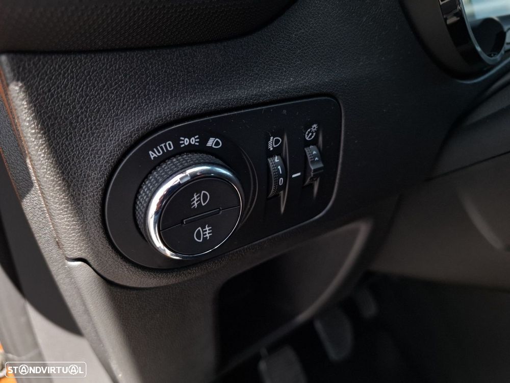 Opel Crossland X - 26