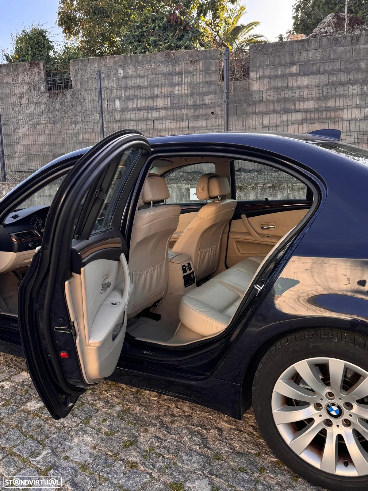 BMW 520 dA Executive - 12