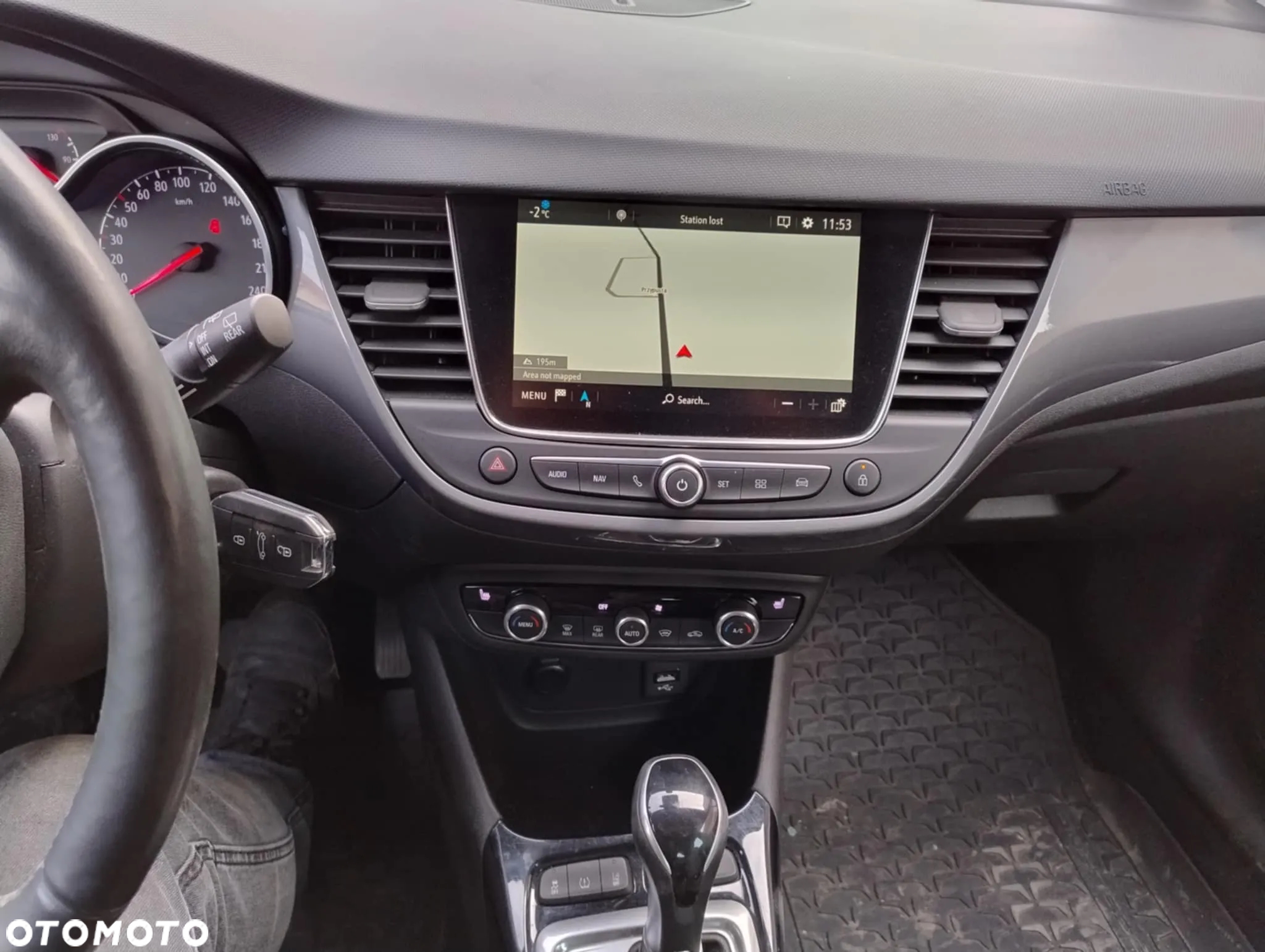 Opel Crossland X - 17