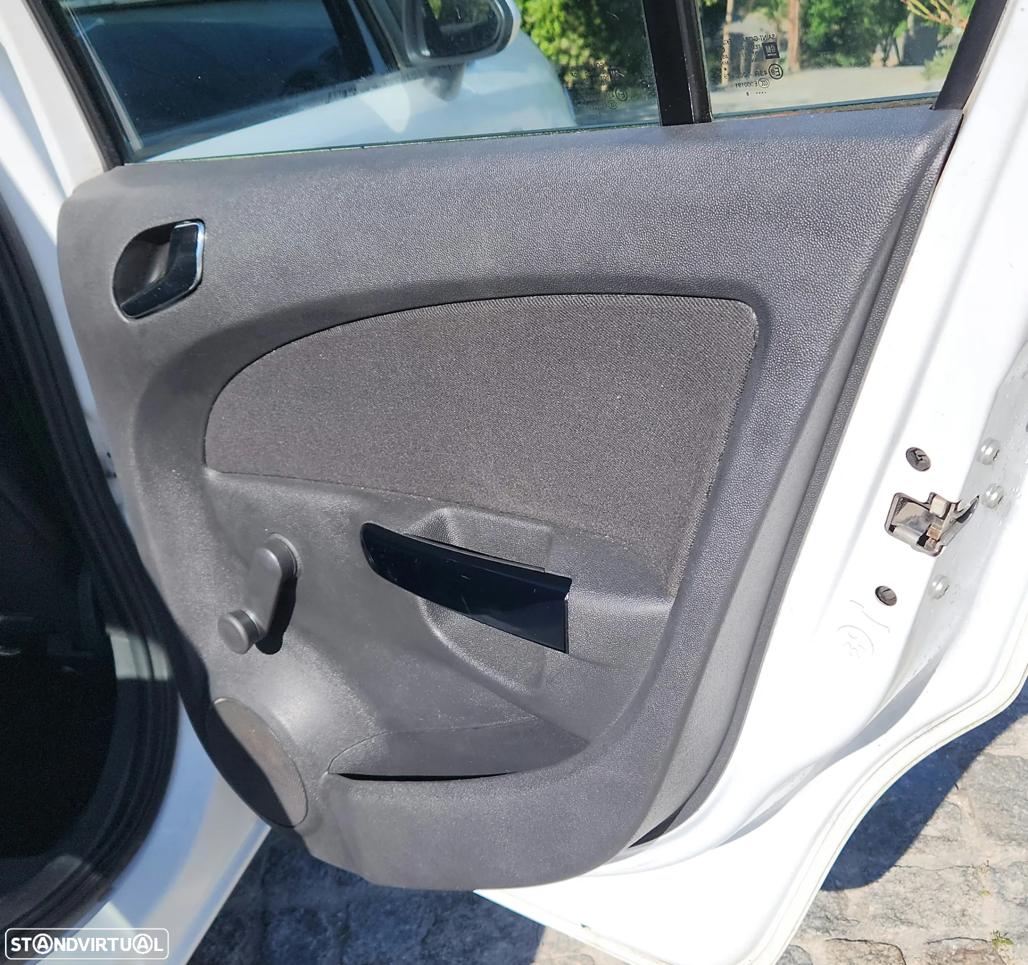 Opel Corsa 1.3 CDTi Enjoy EcoFLEX - 16