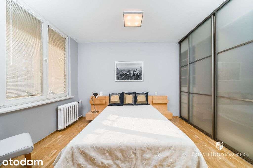 Przestronne mieszkanie w ścisłym centrum.
