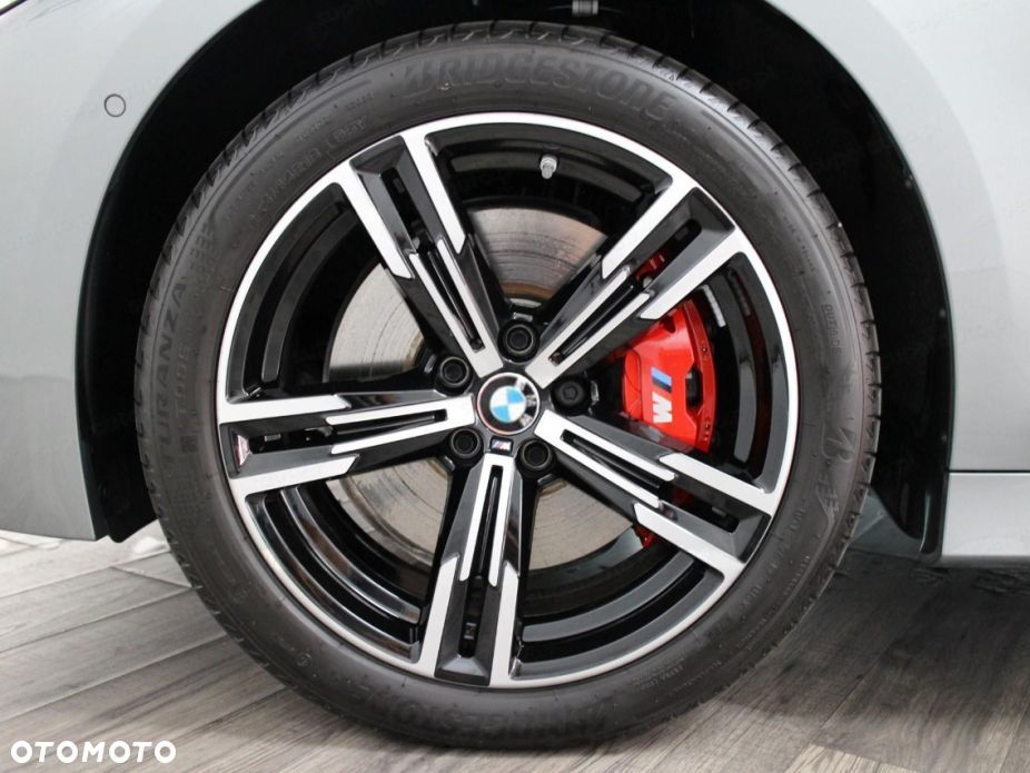 BMW Seria 3 330d xDrive mHEV M Sport - 11