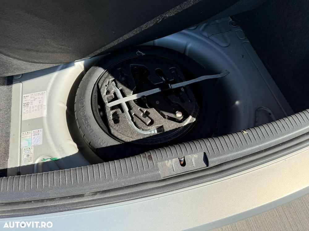 Volkswagen Golf 2.0 TDI DPF Trendline - 16