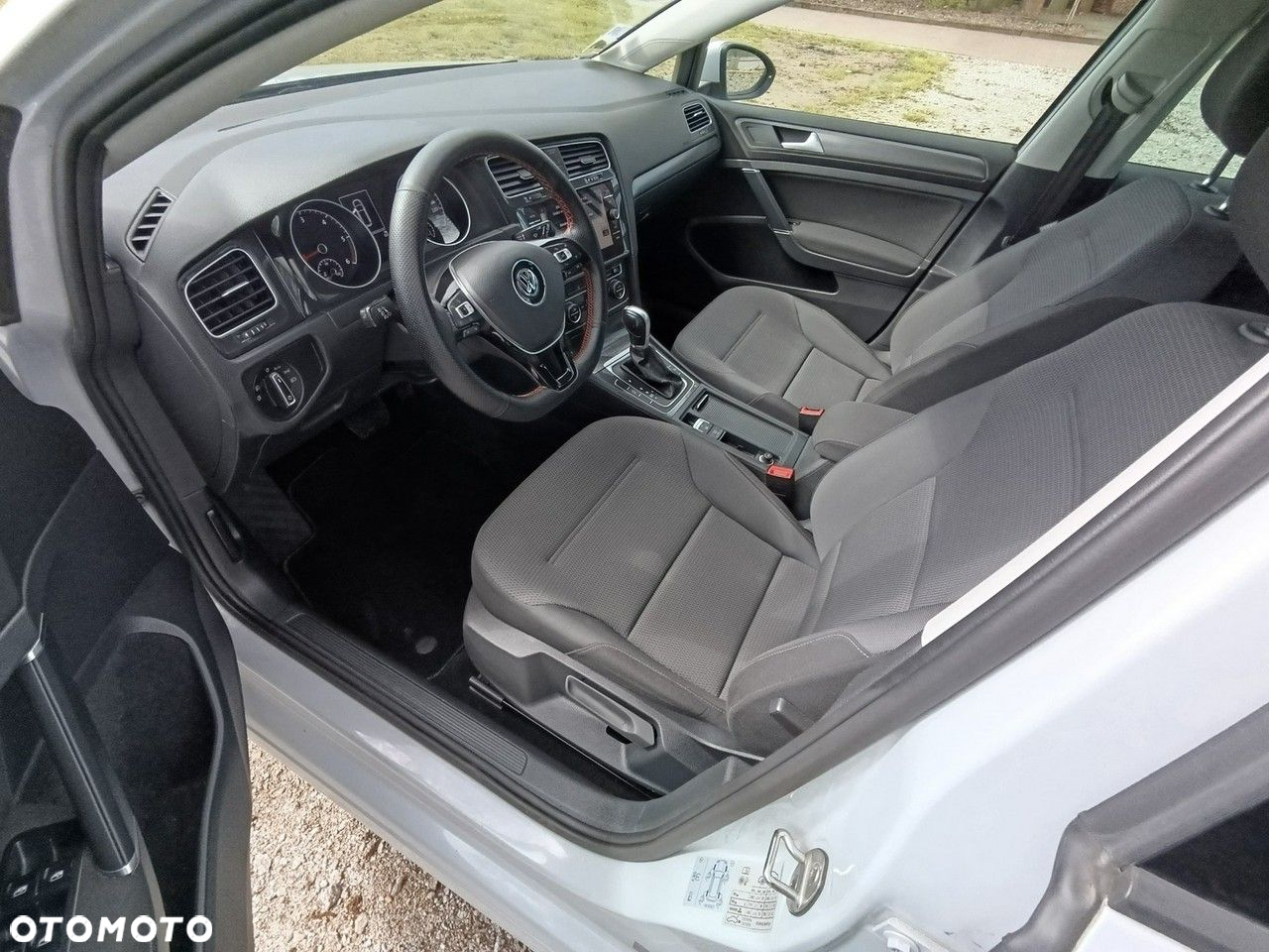 Volkswagen Golf - 8