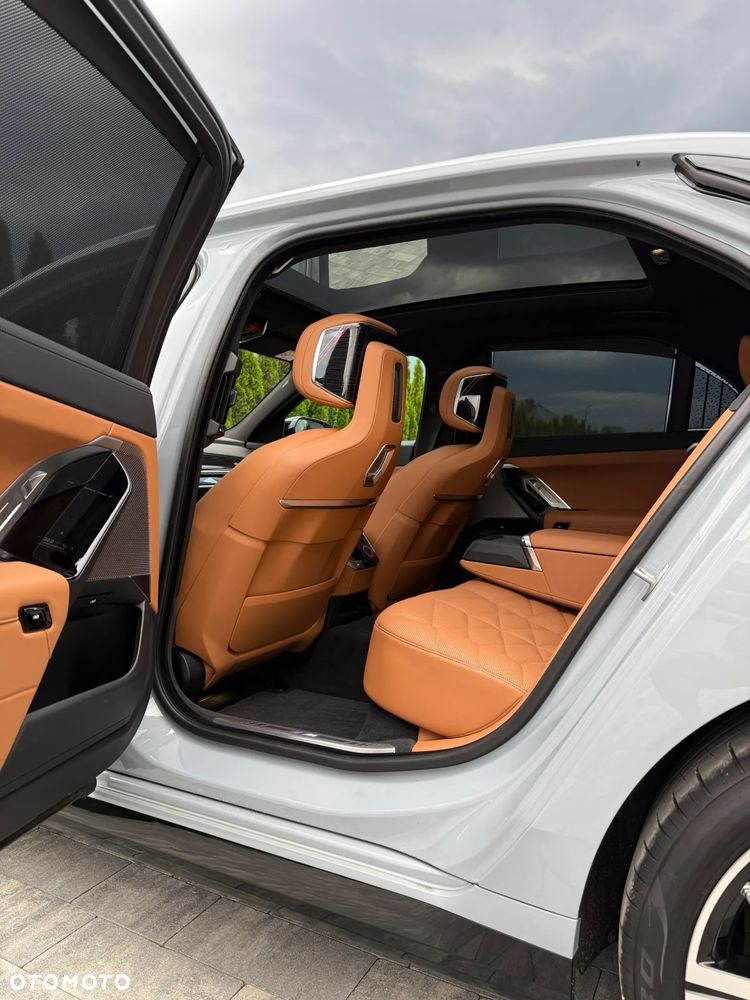 BMW Seria 7 740d xDrive mHEV sport - 9