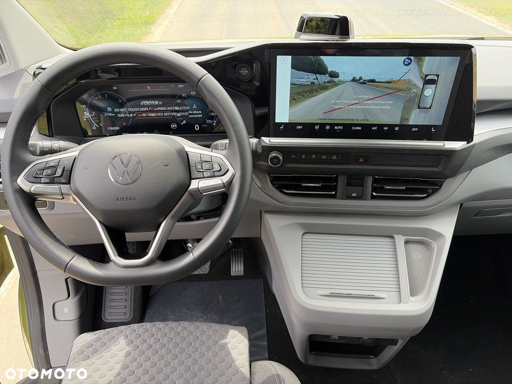 Volkswagen Caravelle - 12