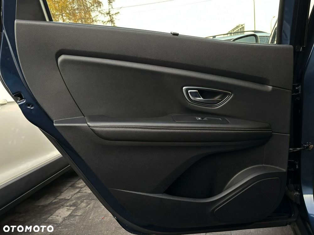 Renault Grand Scenic - 17