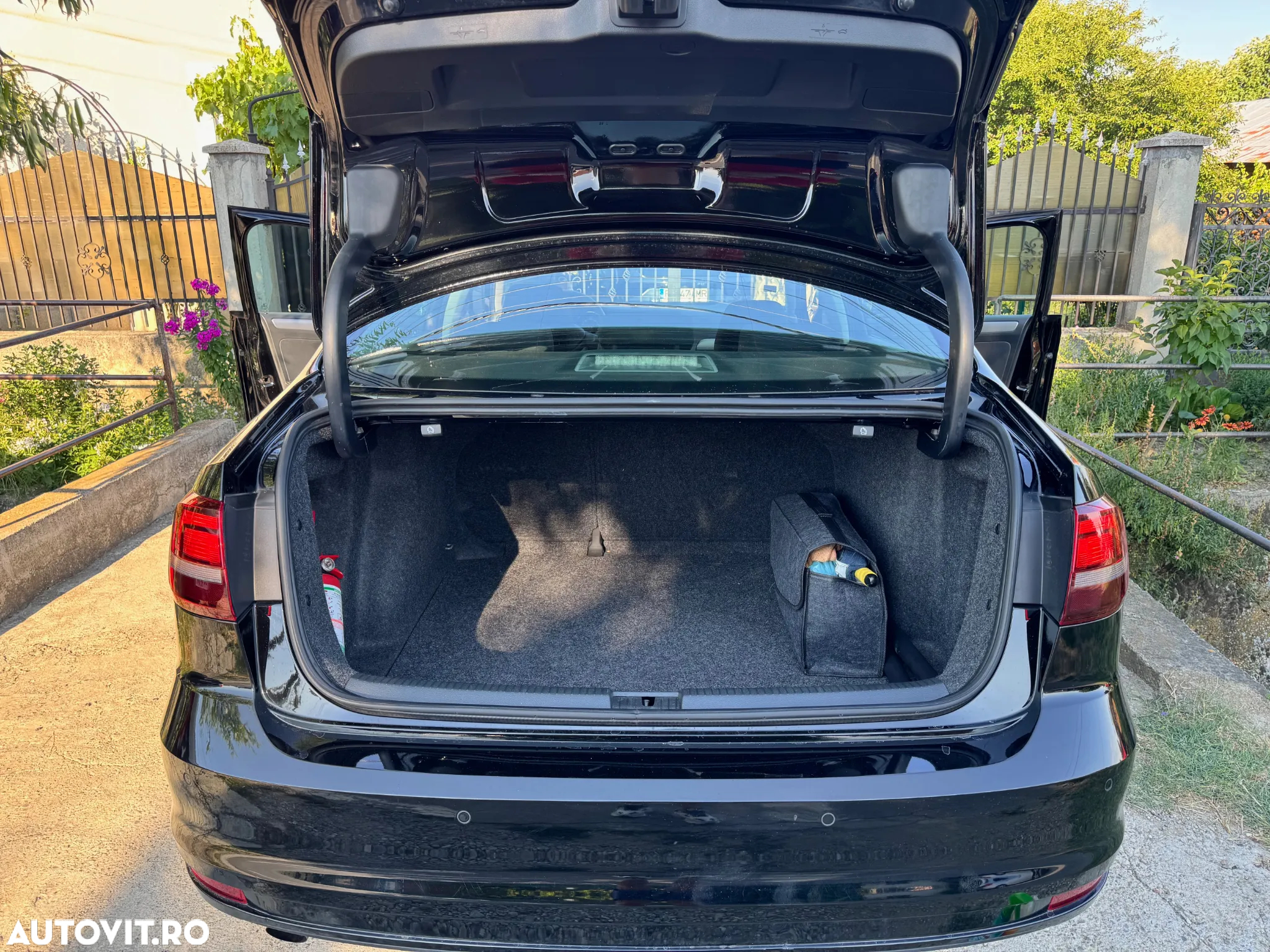 Volkswagen Jetta 1.2 TSI Trendline - 9