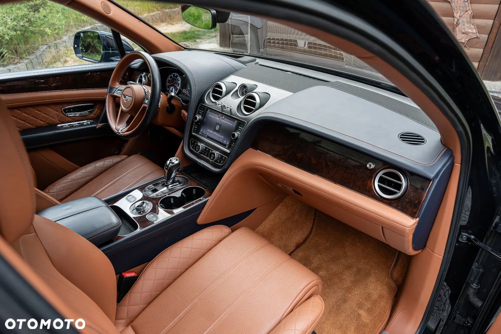 Bentley Bentayga W12 Mulliner - 26