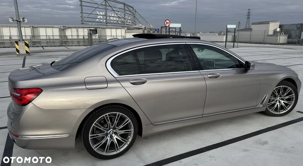 BMW Seria 7 740Li - 4