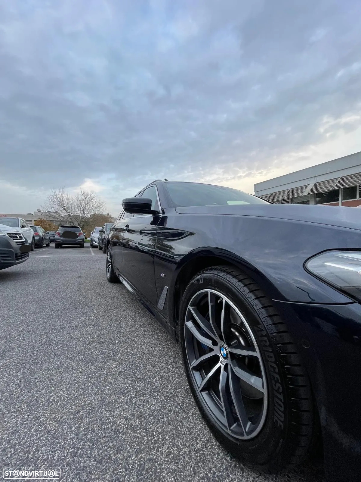 BMW 530 e Pack Desportivo M - 3