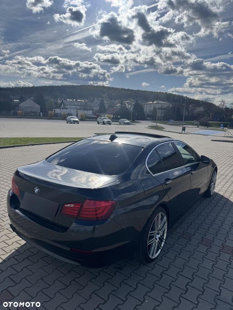 BMW Seria 5 525d xDrive - 4
