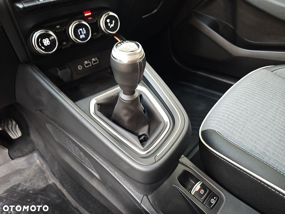 Renault Clio - 23
