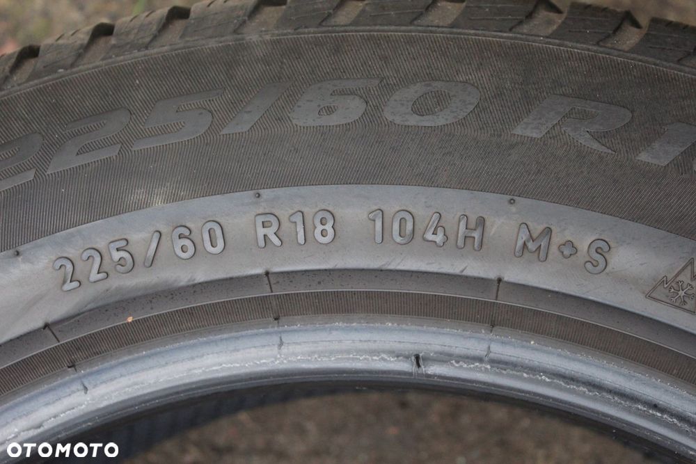 2x 225/60R18 PIRELLI SOTTOZERO 3 RSC 104H 20r 5,5mm - 5