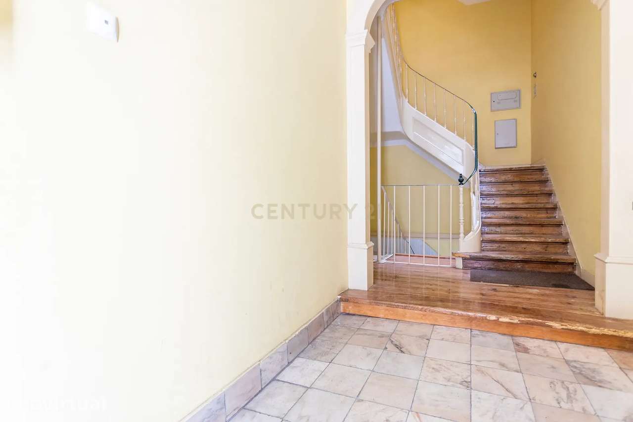 Apartamento T4 Duplex Renovado em Arroios, Lisboa - Grande imagem: 2/32