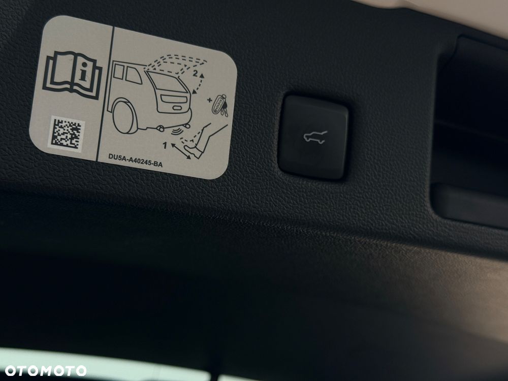 Ford Kuga 2.0 EcoBlue Hybrid ST-LINE - 31