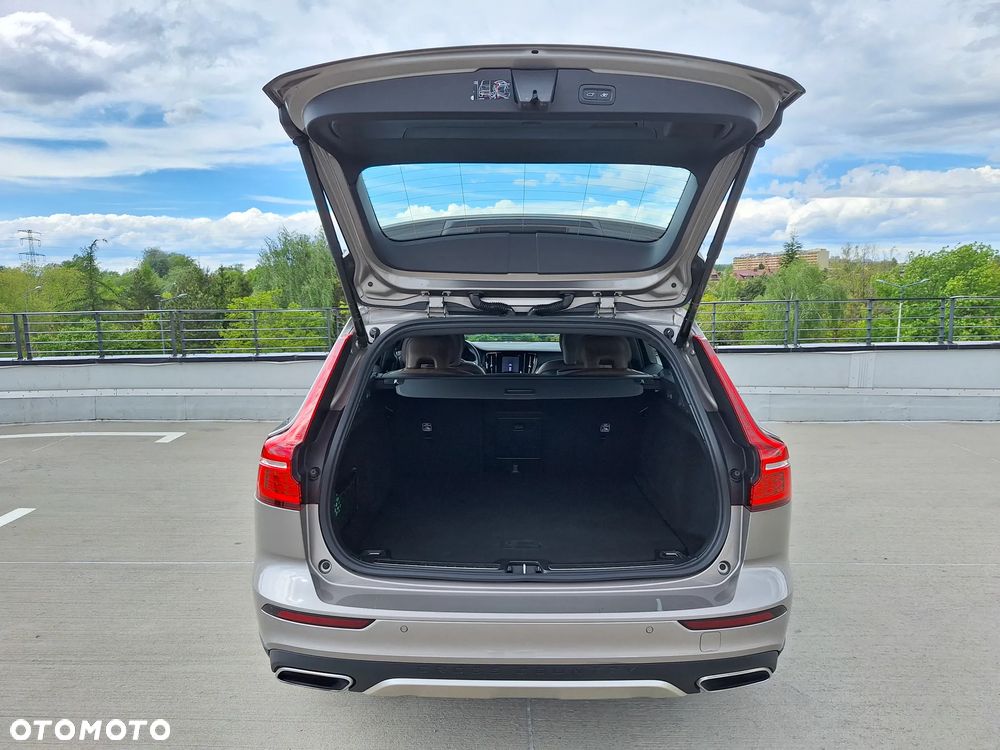 Volvo V60 Cross Country Pro B5 B AWD - 13