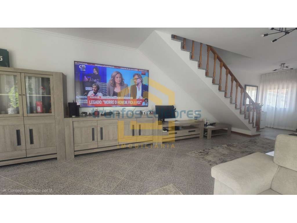 *Moradia T3+1 Renovada | Terraço Privativo | A 600 m da Praia e 400... - Grande imagem: 2/35