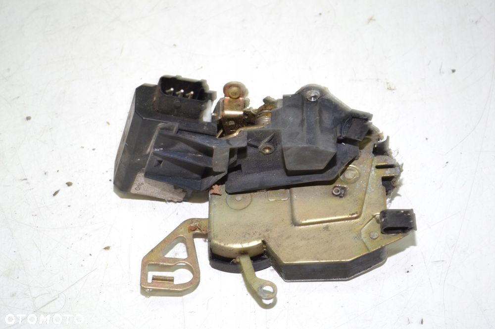 BMW Z3 E36 ZAMEK DRZWI PRAWY PRZÓD PRZEDNI SIŁOWNIK 8353012 - 1