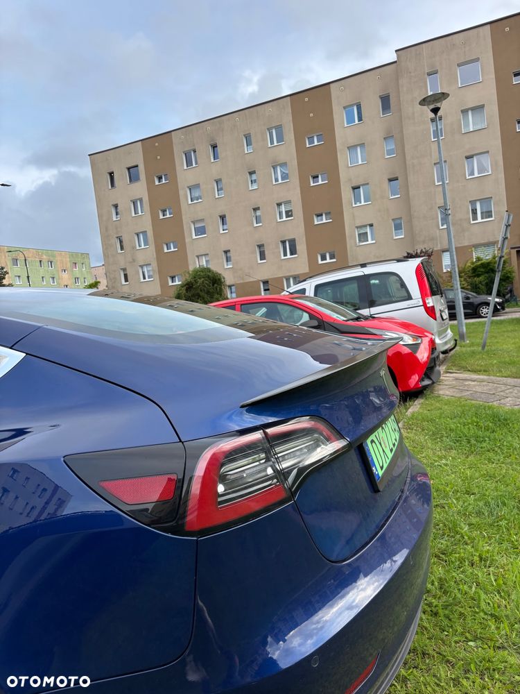 Tesla Model 3 - 10