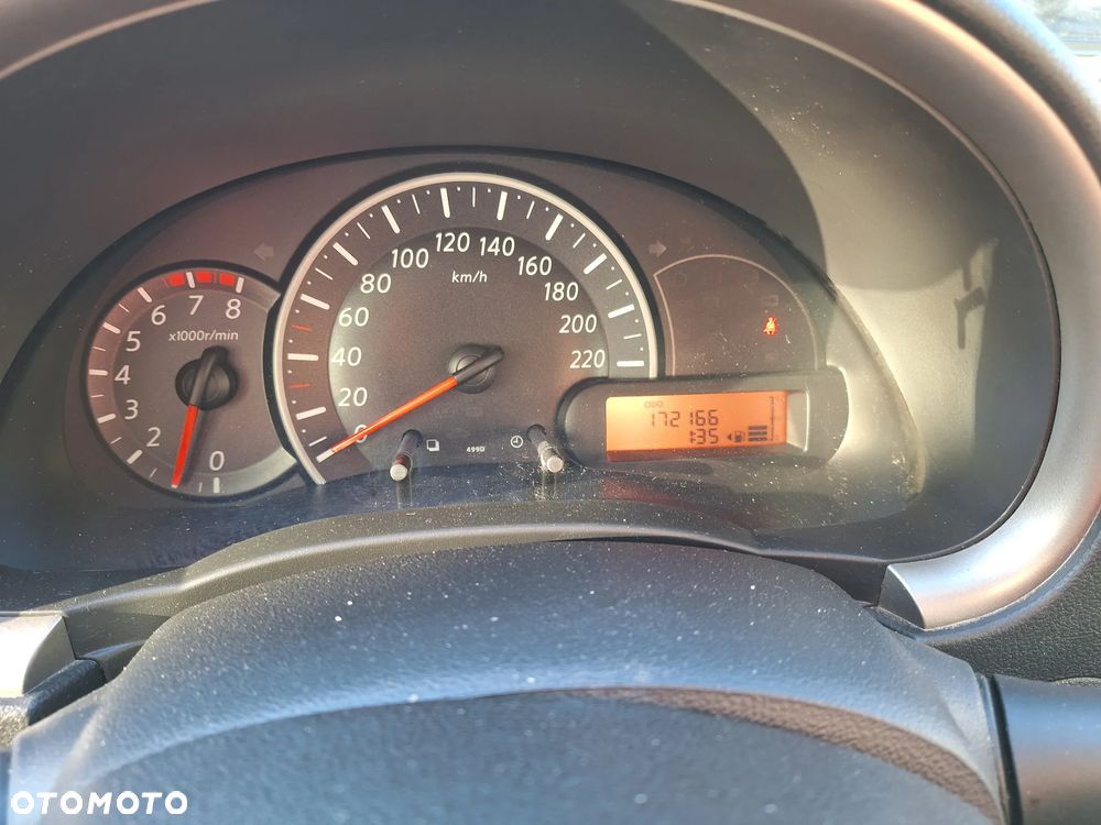Nissan Micra 1.2 Bild der Frau - 15
