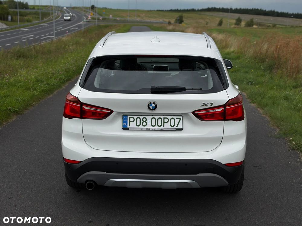 BMW X1 sDrive18i - 34